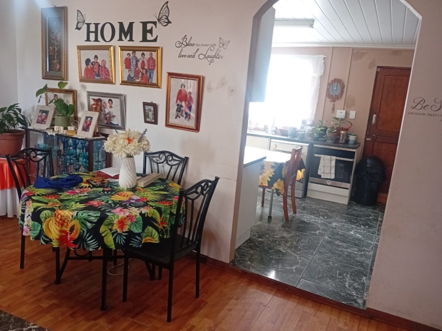 4 Bedroom Property for Sale in Kwanonqaba Western Cape